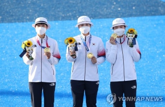 [올림픽] 기뻐하는 여자 양궁 대표팀