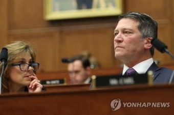 트럼프 전 주치의 