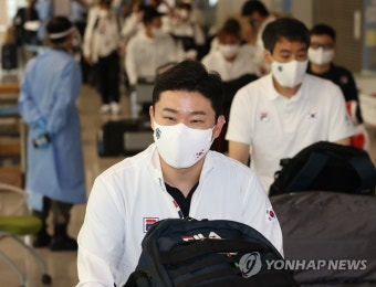 귀국하는 사격 대표팀