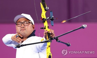 -올림픽- '남녀 에이스' 양궁 김우진·강채영, 개인전 나란히 16강(종합)