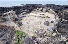 태풍에 무너진 제주 갯것할망당