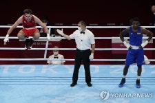 [올림픽] 아일랜드 복서, 승리 축하하다 발목 부상…준결승 기권
