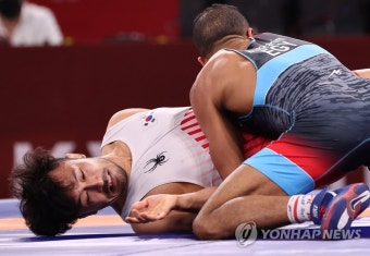 -올림픽- 다이빙 우하람, 역대 최고 4위…레슬링 49년 만에 노메달