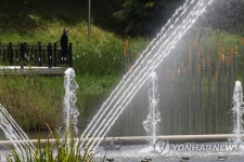 입추 맞이하는 광주 수완호수공원의 분수