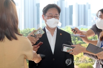 박범계, '이재용 가석방' 말 아껴…