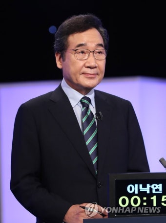 본경선 3차 TV토론 준비하는 이낙연
