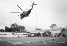 [사진톡톡] 사이공 탈출 연상 카불 공항…탈레반은 승리 자축