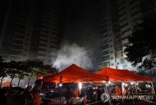 양천구 목동 아파트 화재 7시간만에 진화…경상 1명