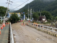 교량 연결도로 긴급 복구