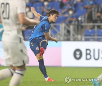 '이동경 멀티골' 울산, 3연승 선두 질주…전북과 승점 7 차이