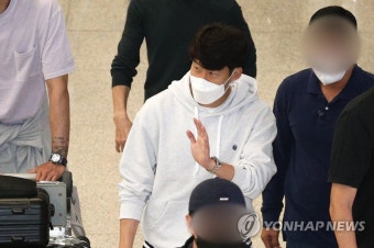손흥민, 카타르 월드컵 예선 앞두고 귀국