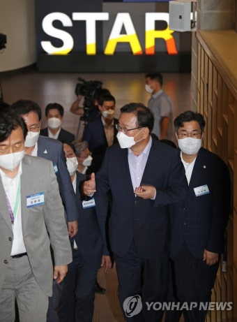 인천 스타트업파크 지원 현장방문한 김부겸 총리