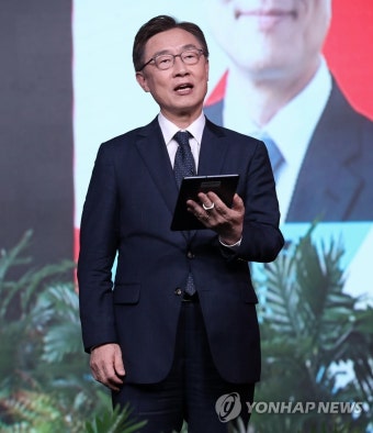 '체인지 대한민국, 3대 약속' 발표하는 최재형 후보