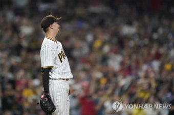 김하성, 2타수 무안타…스넬은 7회 2사 후 첫 안타 맞고 패전