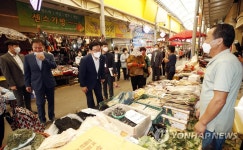 광주 북구, 추석 앞두고 재래시장 장보기