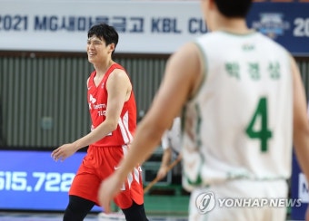 '전희철호' SK, DB 꺾고 컵대회 우승…MVP는 김선형