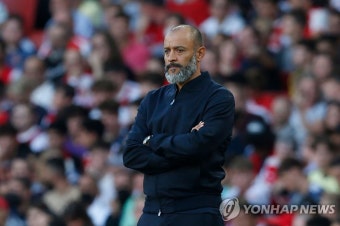 '경질설 솔솔' 토트넘 산투 감독 