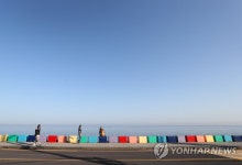 도두 해안도로 찾은 관광객