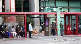 전주 버스정류장의 반란?…개성있는 예술작품으로 탈바꿈