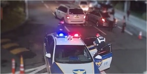 호흡 멈춘 아기 탄 순찰차에 모두 양보…2분만에 병원 도착