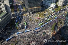 교통 혼잡 빚는 서대문역 사거리