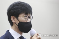 답변하는 이해진 네이버 글로벌투자책임자