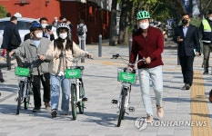 공공자전거 대여소 현장 방문한 오세훈