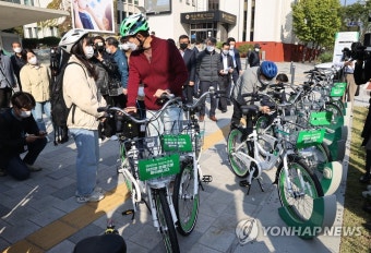 공공자전거 대여소 현장 방문한 오세훈