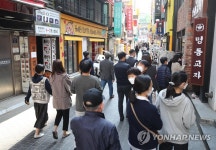 명동거리 줄 선 식당