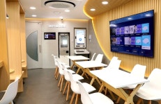 AI 은행원이 편의점에…신한은행-GS25, 혁신점포 선보여
