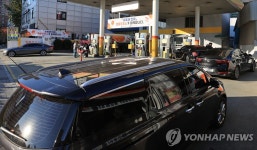 유류세 인하... 붐비는 알뜰 주유소