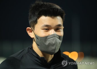 인터뷰하는 김민재