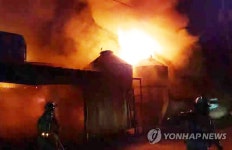 원주 양계장 화재…닭 10만 마리 소사