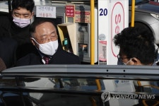 홍남기 부총리, 주유소 방문