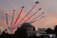 북한, 로케트공업절 언급 없이 뜻깊은 항공절 아침 밝아와