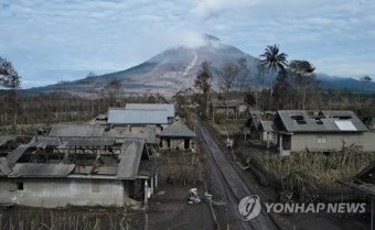 인니 화산폭발 사망·실종자 50명으로…조코위, 재건 약속