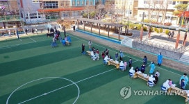 확진자 발생에 광주 초등학교 전수검사