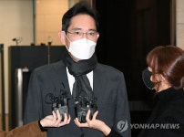 UAE서 귀국 이재용 