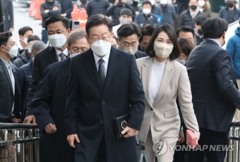 영주 제일교회 예배 참석하는 이재명 후보와 김혜경 씨