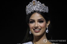 [월드&포토] 논란의 미스유니버스 왕관은 미스 인디아에