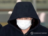 중년여성·공범 살해한 권재찬 검찰 송치