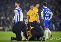 황희찬, 16분만에 햄스트링 교체…울브스는 5경기만에 승전고