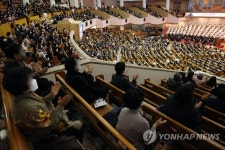 방역 조치 강화로 입장인원 축소된 종교시설
