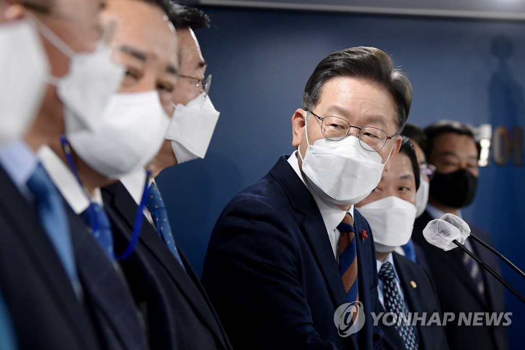 이재명, 선택적 모병제 주장…모집 제도 결합, 국방력 강화