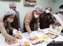 고아권익연대 방문 봉사활동 하는 윤석열