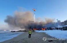 강릉 바닷가 인근 민박 화재 진화
