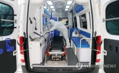 코로나19 환자 이송 위한 구급차 정비