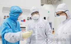 주성엔지니어링 R&D센터 방문한 여한구 통상교섭본부장