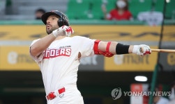 SSG서 은퇴한 로맥, 캐나다 고향 학생 야구팀 코치로 새 출발
