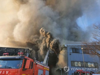 귀뚜라미보일러 아산공장 대형 화재…3시간 만에 초진(종합2보)